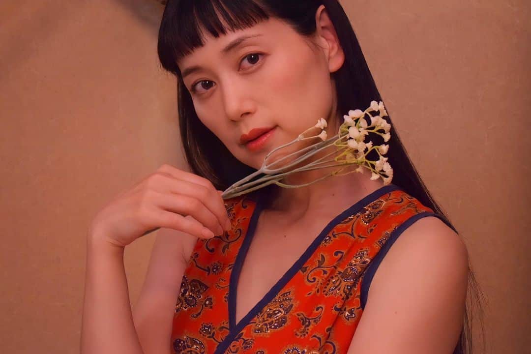 並木塔子さんのインスタグラム写真 - (並木塔子Instagram)「女優の #米田弥央 さん！ 我が一眼レフで撮らせて頂きました！ものすごく楽しい時間でした。 浴室の撮影はタイルの紫がフラッシュで米田さんの白い肌に反射して、ものすごい透明感に。妖精さんかな。 カメラは本当に楽しい！随時被写体さん探してます🤩 #一眼レフ練習中」5月26日 14時39分 - namikichandayo