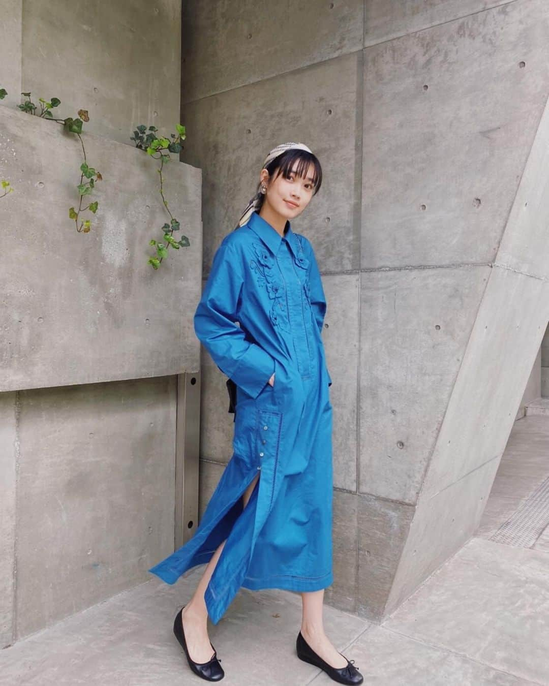 林田岬優さんのインスタグラム写真 - (林田岬優Instagram)「💙🖤💛 scarf @kyotomarble dress @keitamaruyama_official  shoes @rouje  bag @celine #岬優私服」5月26日 14時49分 - miyu_hayashida