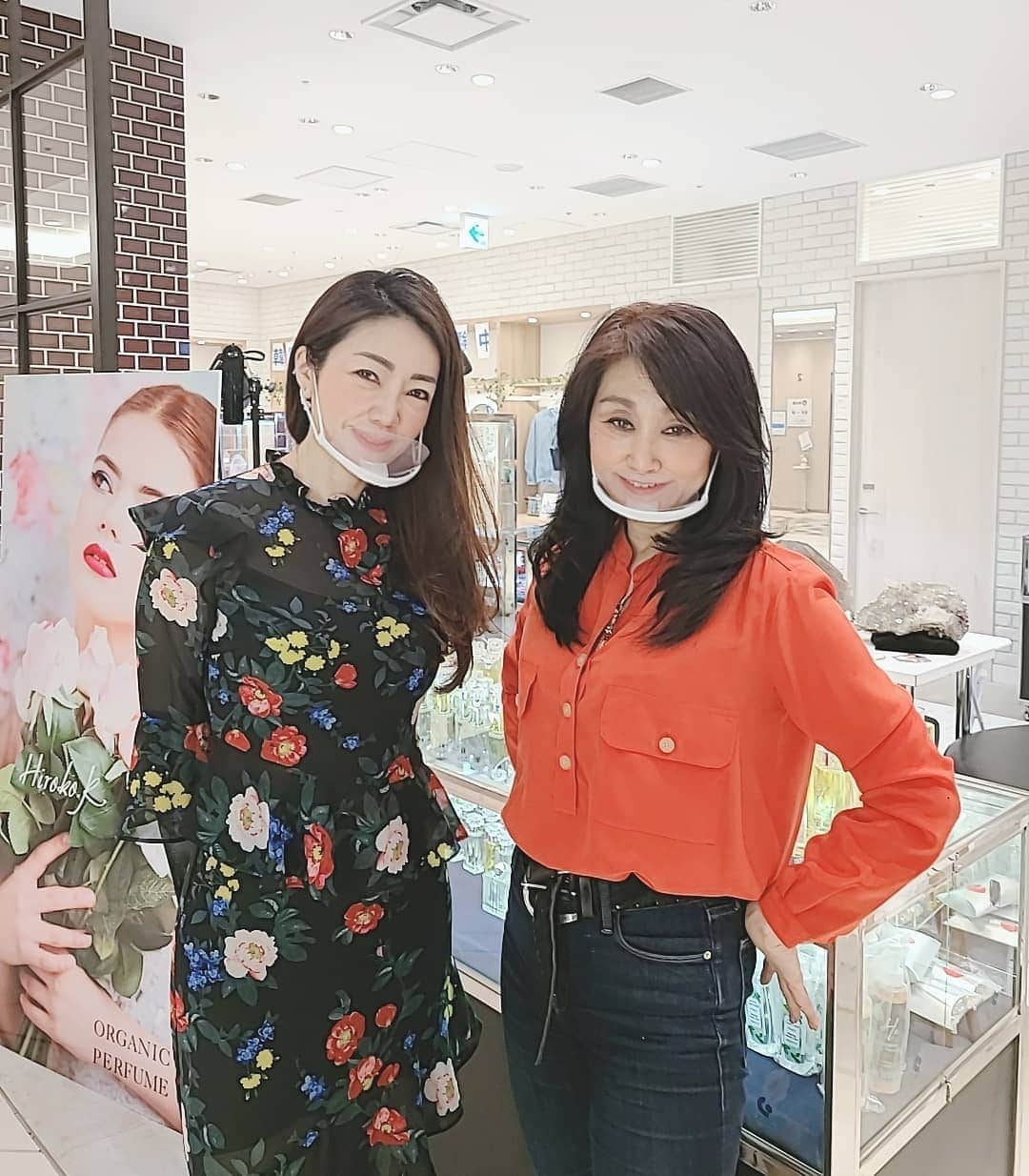 今堀恵理さんのインスタグラム写真 - (今堀恵理Instagram)「GWは名古屋大ビルヂングがリニューアルオープンして、お披露目イベント  @hiroko.k_organic_official   ポップアップのイベントゲストに呼んで頂きました💓  来てくれた方々ありがとうございました (※お客様は写真投稿不可なのでイベントの様子が出せない😭残念)  あさひちゃん、愛ちゃん、もお疲れ様でした  #名古屋大ビルヂング  #hirokok #名古屋」5月26日 19時02分 - eriimahori