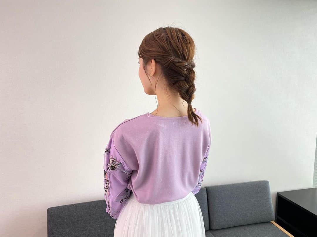 中村秀香のインスタグラム：「今日は #すまたん ありがとうございました☀️  ヘアメイクさんに、 おまかせで！とお伝えしたところ、 自分では絶対できない 素敵なヘアスタイルに✨  今日の衣装は @sumatanentame  でチェックして下さい🌸」