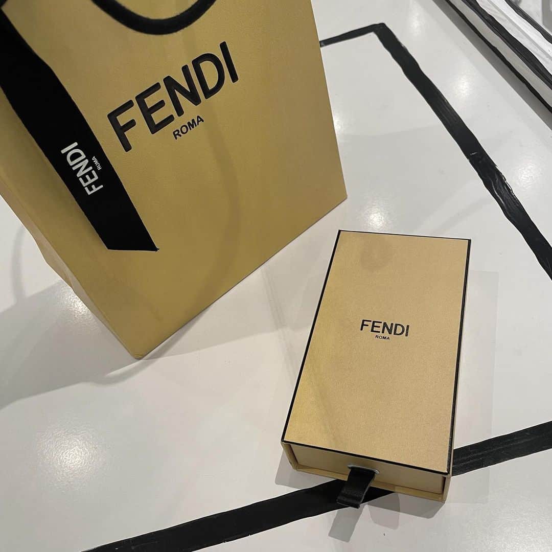 杉浦みずきのインスタグラム：「. from my friends❤︎ ・ ・ #fendi」