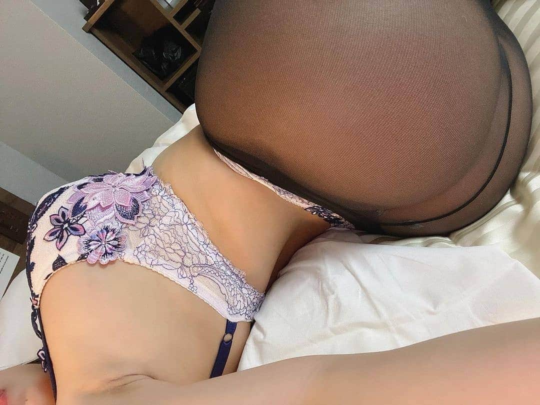アジアンモデルのインスタグラム：「Aesthetics of asian body 💕 🔻Rate my asian collection🔻  🎀 @peach.xiao.garden — admin page 🎀  🎥 @asian_loli.mp4 — asian hot videos!  🍑 @loli.thread — cute and hot lolli!  💃🏻 @asianmodel.place — asian models community!」