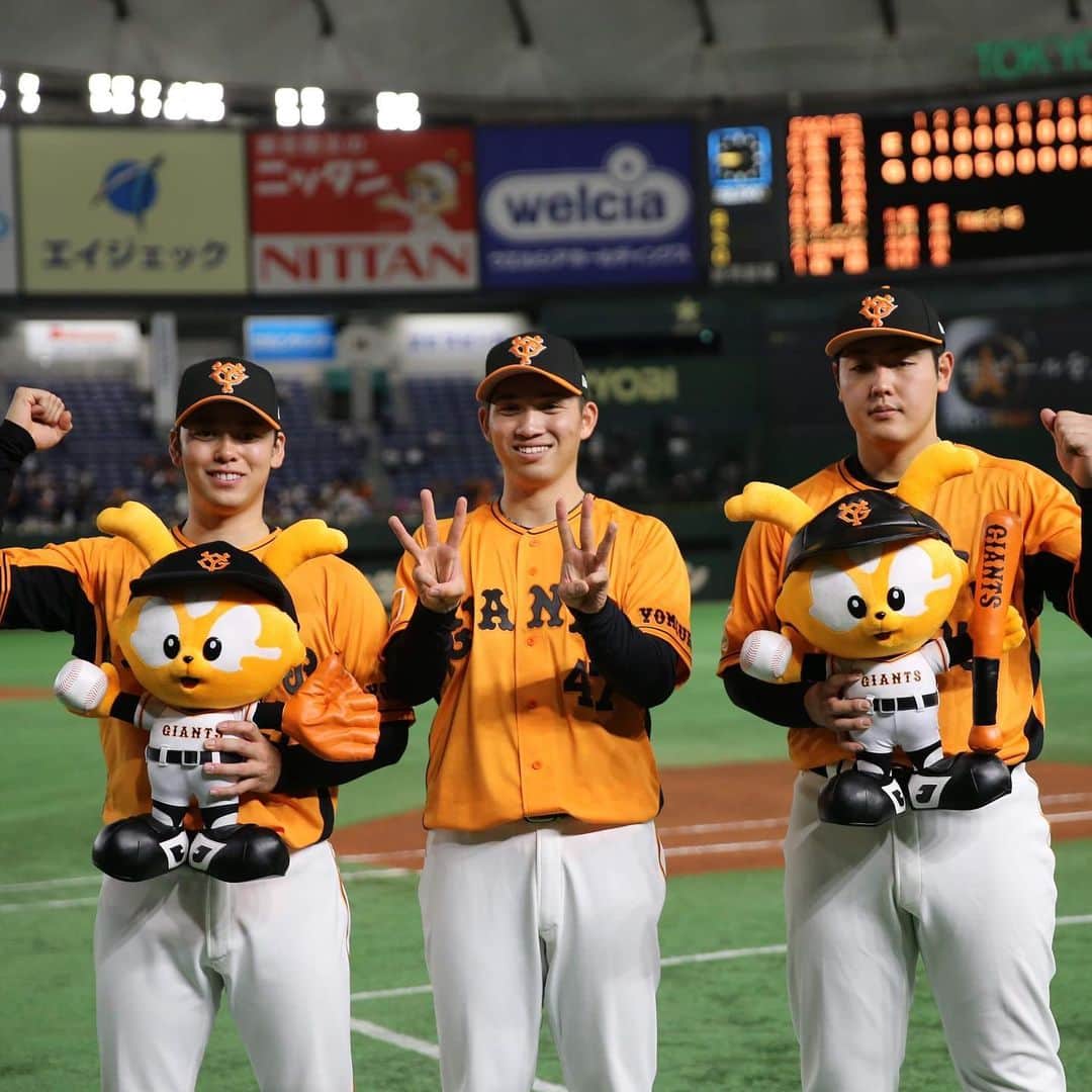 のインスタグラム：「#ともに強く #高橋優貴 投手 #岡本和真 選手 #高梨雄平 投手 #大城卓三 選手 #若林晃弘 選手 #丸佳浩 選手 #ウィーラー 選手 #吉川尚輝 選手 #松原聖弥 選手 #巨人 #giants #ジャイアンツ #読売ジャイアンツ #野球 #プロ野球 #東京 #tokyo #交流戦 #セパ交流戦」