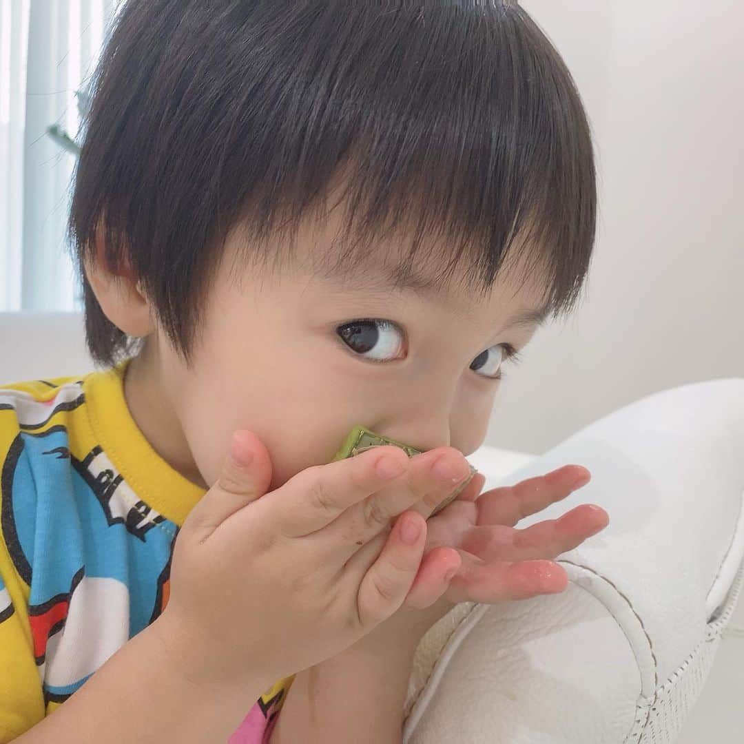 アレクサンダーのインスタグラム：「メロン🍈大好き❤ ^_^」