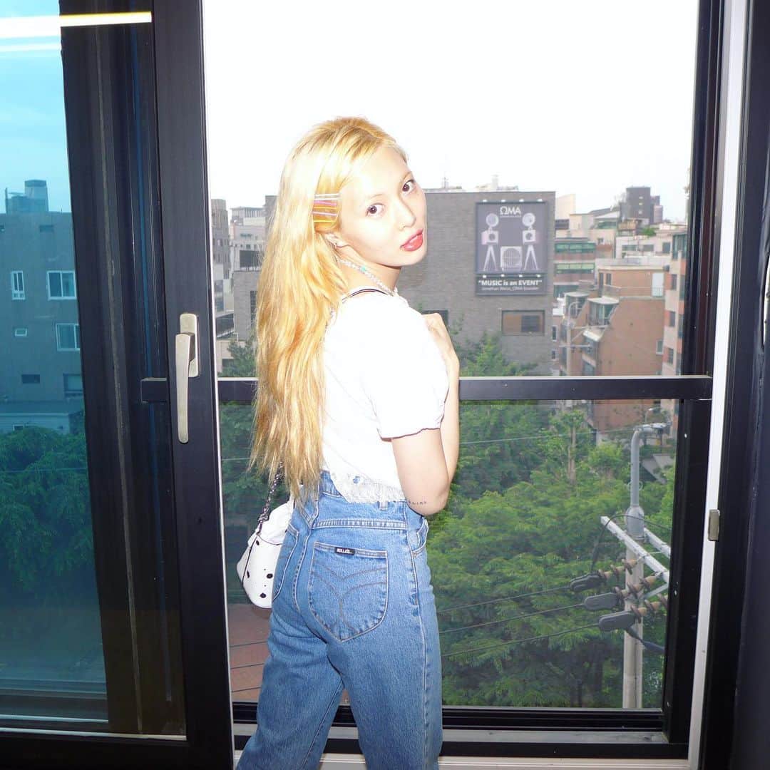 ヒョナ さんのインスタグラム写真 - (ヒョナ Instagram)「💙🎤📷✨」5月26日 21時39分 - hyunah_aa