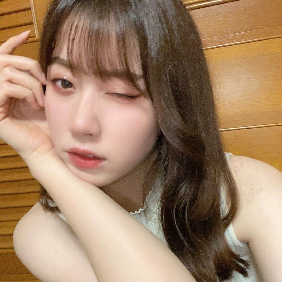 のインスタグラム：「今日のストーリーで貰ったメッセージ、金曜日の夜21:00インスタライブにていくつか返信します☺︎  ﻿ ﻿  #photo#写真#メイク#ヘアカラー#髪型#ベージュカラー#ヘアアレンジ#ミディアムヘアアレンジ#ミディアムヘア#girl#japanesegirl#selfie#ootd#イエベ秋」