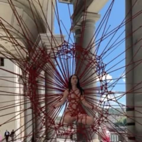 Hajime Kinokoのインスタグラム：「Galleria dei Uffizi, Florence Super good my student Marie shoot this movie. This AR has been auctioned off at Open Sea until May 30, 2021 at 1:37 am JST. Details ↓ @rpm.tokyo   #harp #dart #decentrart #decentrart.io #nft #kinokoNFT #shibariNFT #crypto #btc #eth #green #cleannft #apeszn #carbonneutral #kinokoshibari #shibari #art #ar #nftart #nftcollector #nftartist #nfts #nftcommunity #nftdrop #nftartwork #theartmarket #theartmarketnyc #theartmarketuk  Special thanks @marie.sauvage」