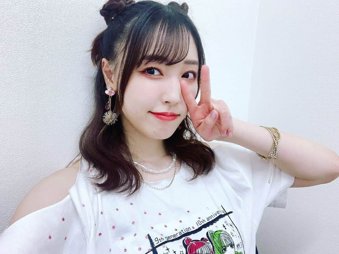 譜久村聖さんのインスタグラム写真 - (譜久村聖Instagram)「昨日はドキンちゃんヘアと おだんごツインにしたょ🍡  最近の悩み… コンサート前に前髪切っても 次のライブの時にはまた伸びてる。  伸びるの早いんだよな〜✂️   #morningmusume21 #モーニング娘21 #譜久村聖 #髪型 #ヘアアレンジ #ドキンちゃん  #おだんごツイン #9期イベント #髪 #伸び子ちゃん」5月26日 22時15分 - mizuki_fukumura.official