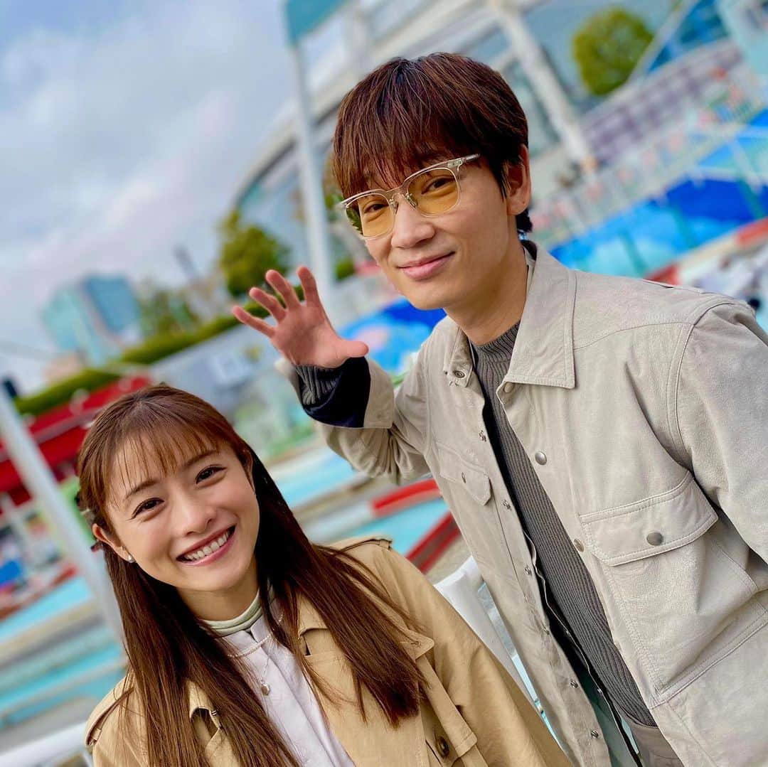 恋はDeepにさんのインスタグラム写真 - (恋はDeepにInstagram)「.  遊園地デート🎢 いいな、いいなぁ〜🎡  倫ちゃんのあんな顔が見れるなんて！ 何より2人が楽しそうすぎて微笑ましい😊  #恋はDeepに #恋ぷに #石原さとみ #綾野剛 #りんみお #倫ぷに #ラブコメポーズ #2人にはずーっと #笑っていてほしいなぁ🥰」5月26日 22時17分 - deep_ntv