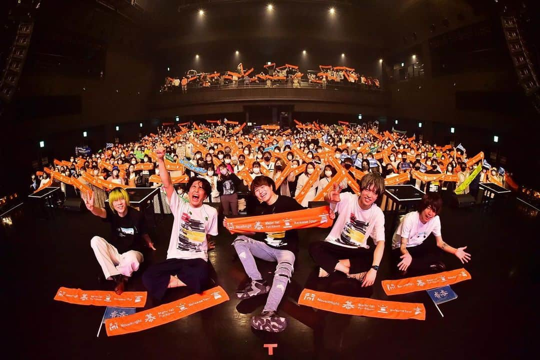 竹中雄大さんのインスタグラム写真 - (竹中雄大Instagram)「大変遅くなりましたが、 先日5月20日、Zepp Fukuokaにて 「新章・開幕宣言」ワンマンツアー3日目でした。 1年半ぶりの福岡。猛烈に楽しい日になりました。 来てくれたみんなありがとう！  明日5月27日はツアー4日目 Zepp Sapporo にてワンマンです！ ようやく北海道で初ワンマンができます。 大変な日々が続いてるけど、みんなのストレスを 全部吹き飛ばす最高のライブを届けます。 札幌、よろしくお願いします！  #novelbright #竹中雄大 #開幕宣言  #zepp #zeppfukuoka #福岡  #コンビニに #しんしん #の #カップラーメン #あって #くっそ #テンション上がった #美味しかった  #北海道 #では #ジンギスカン #食べたい  #ご飯が美味しいって #最高の幸せ  #ダイエット #一時休止で #笑」5月26日 22時45分 - yudai_vo