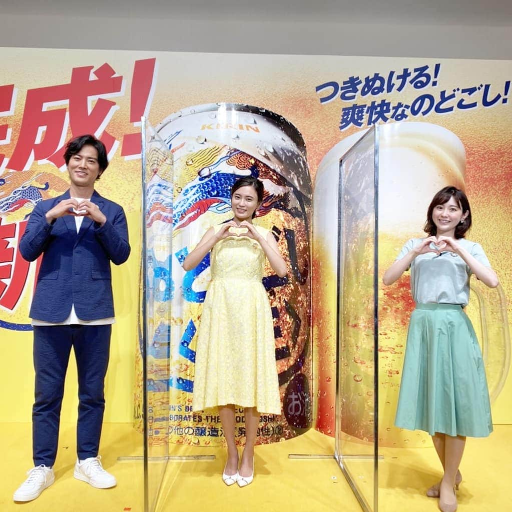 TBS「はやドキ！」のインスタグラム：「新「のどごし生」の取材で、 桐谷健太さん、小島瑠璃子さんを直撃🎤  お2人ともお酒を飲むとより楽しく明るくなるそうで、 熱い一面も見えるそうです😁🍻  もしお2人が一緒に飲んだら、 桐谷さんが小島さんの聞き役になるだろうな〜と想像されていましたよ☺️  桐谷さん、小島さん、ありがとうございました✨  若林 ﻿ #のどごし生 #桐谷健太 さん #小島瑠璃子 さん #直撃🎤﻿ #若林有子 #アナウンサー﻿ #はやドキ﻿ #tbs」