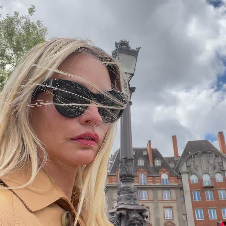 キャメロン・リチャードソンのインスタグラム：「Hot damn...Paname.....」