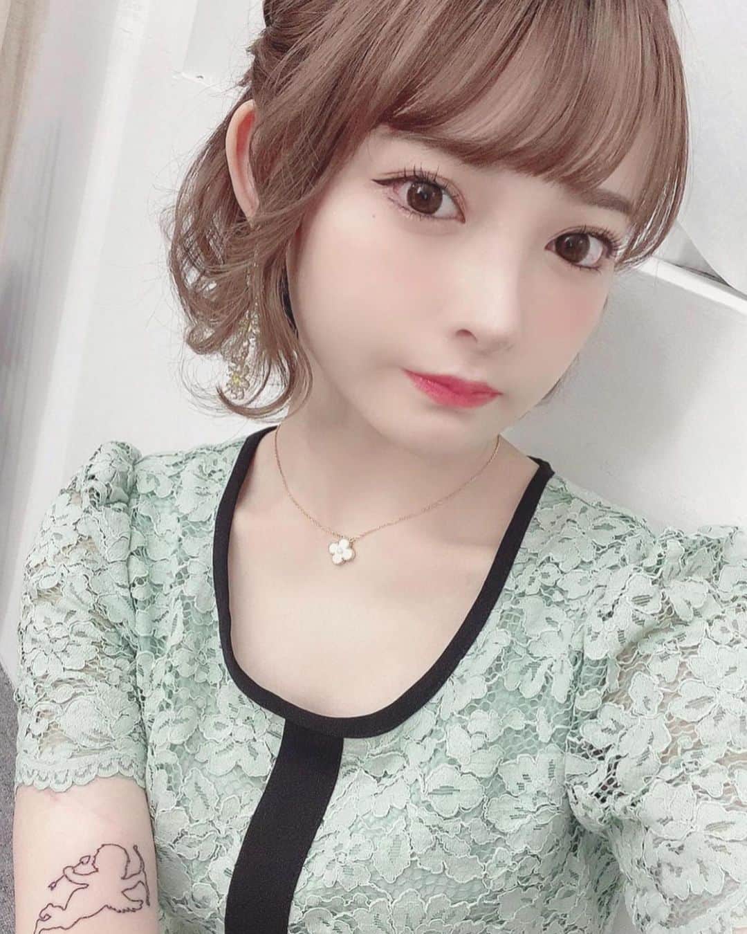 のインスタグラム：「@misa_k88 👼 ・ ・ #美漸ガールズタトゥー #刺青 #彫師 #美漸 #彫師美漸 #海老名 #中目黒 #タトゥー #東京タトゥー #tokyo #tattoo #art #fashion #bizenart #bizen #문신　#Bizentattoo  #tattooer #tattooist #tattooartist #tattooart #tattooshop #japanesetattoo #angeltattoo」