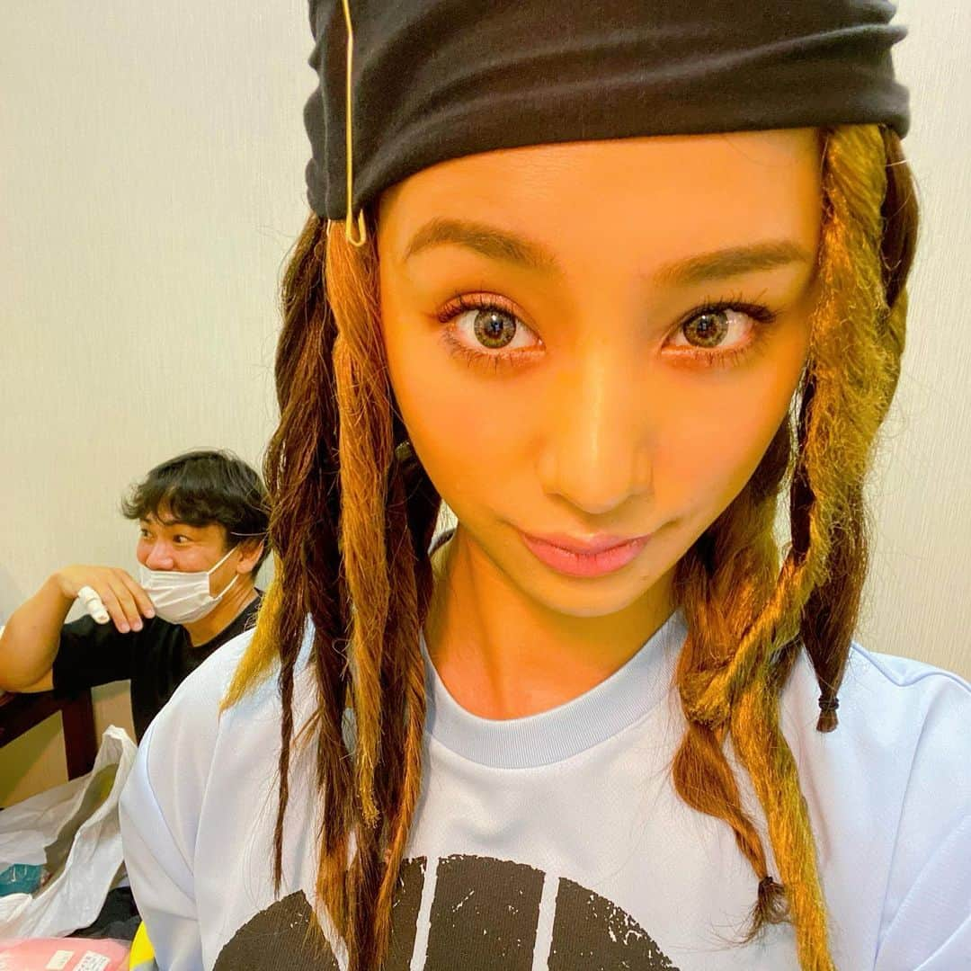 高橋メアリージュンさんのインスタグラム写真 - (高橋メアリージュンInstagram)「Thank you for watching  #天才てれびくんhello ホーリーメイク☠️  #メアメイク #高橋メアリージュンメイク #高橋メアリージュン髪型 #海賊ヘアー #piratesstyle  #hairstyle」5月27日 19時19分 - maryjuntakahashi