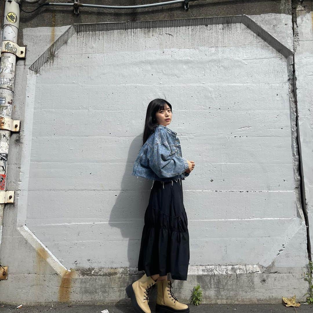 吉田莉桜さんのインスタグラム写真 - (吉田莉桜Instagram)「最近、ロングスカート好きだなぁぁ🥰 ・ ・ ・ ・ #全身 #全身コーデ #黒髪」5月27日 19時34分 - yoshida_rio_official