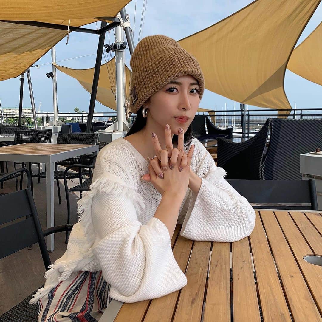 藤田麻里のインスタグラム：「💅NEW NAIL💅  もちろん @siii_iiiki で！🥰  かわいすぎて見るたび鼻血でそ。 @yukahonda30 デザインです💅✨  なんかいちご食べたいな〜🍓 あとキュウリも！🥒」