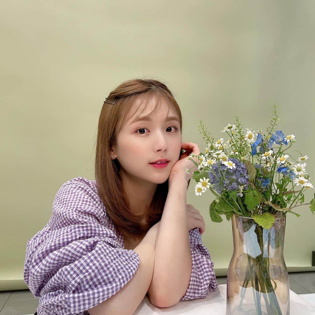 ひよんのインスタグラム：「☔️💓 ㅤㅤㅤㅤㅤㅤㅤㅤㅤㅤㅤㅤㅤ 写真撮ってもらう時はキメキメだけど、 大体3,4,5枚目がリアル。笑🤣 ㅤㅤㅤㅤㅤㅤㅤㅤㅤㅤㅤㅤㅤ #ひよん」