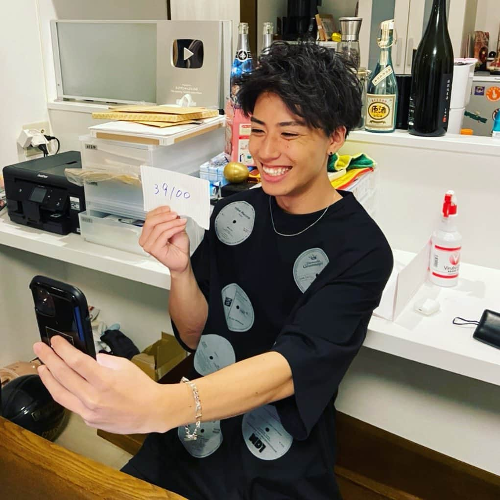 森山さんのインスタグラム写真 - (森山Instagram)「トルコ人からアカウント取り返すためにFacebook社に写真送った時。 やっぱ笑顔が決め手か。」5月27日 13時01分 - mori_evisjap