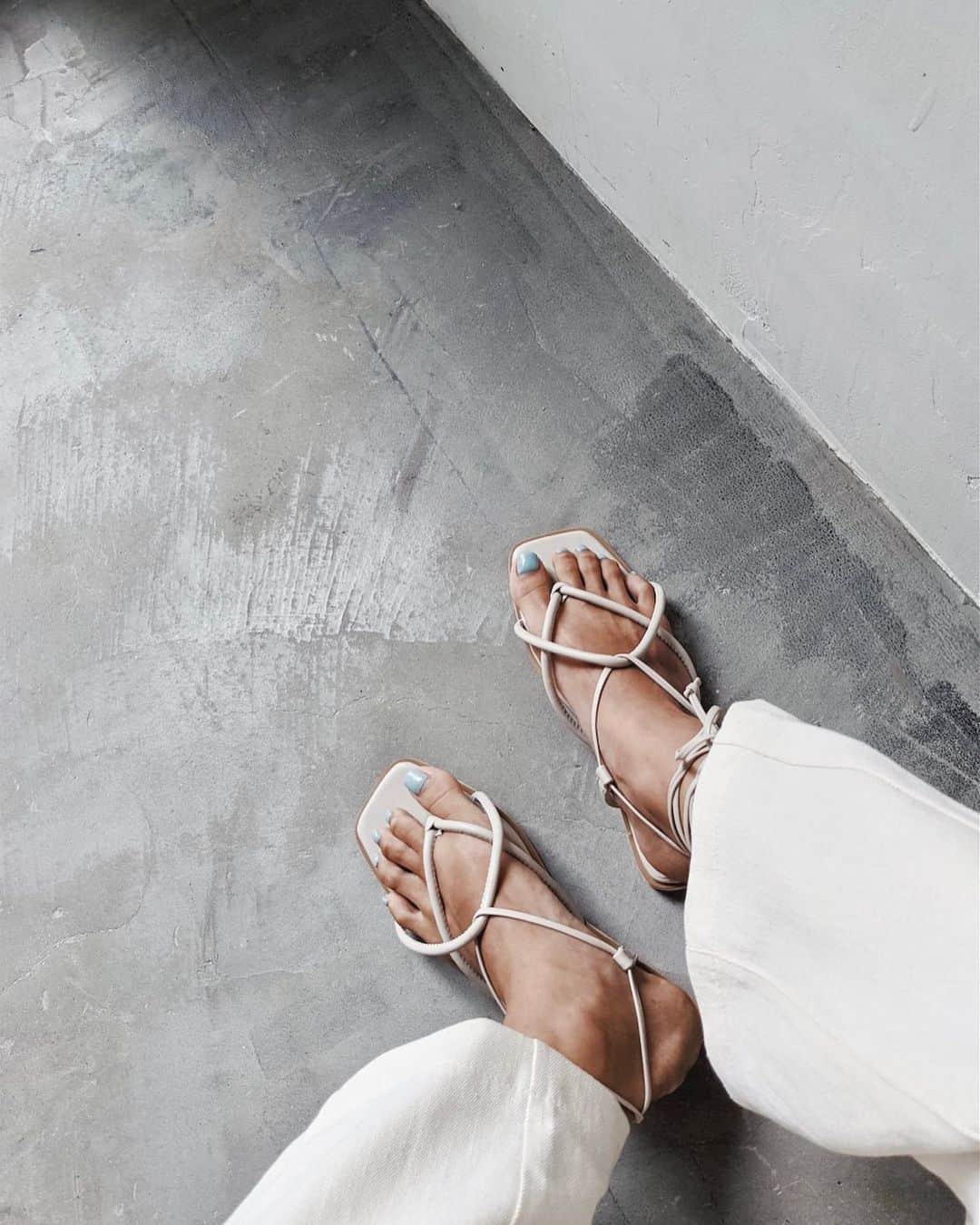 遠山茜子さんのインスタグラム写真 - (遠山茜子Instagram)「new⛸ @freaksstore_official   #sandals#fashion」5月27日 20時32分 - akane_016t