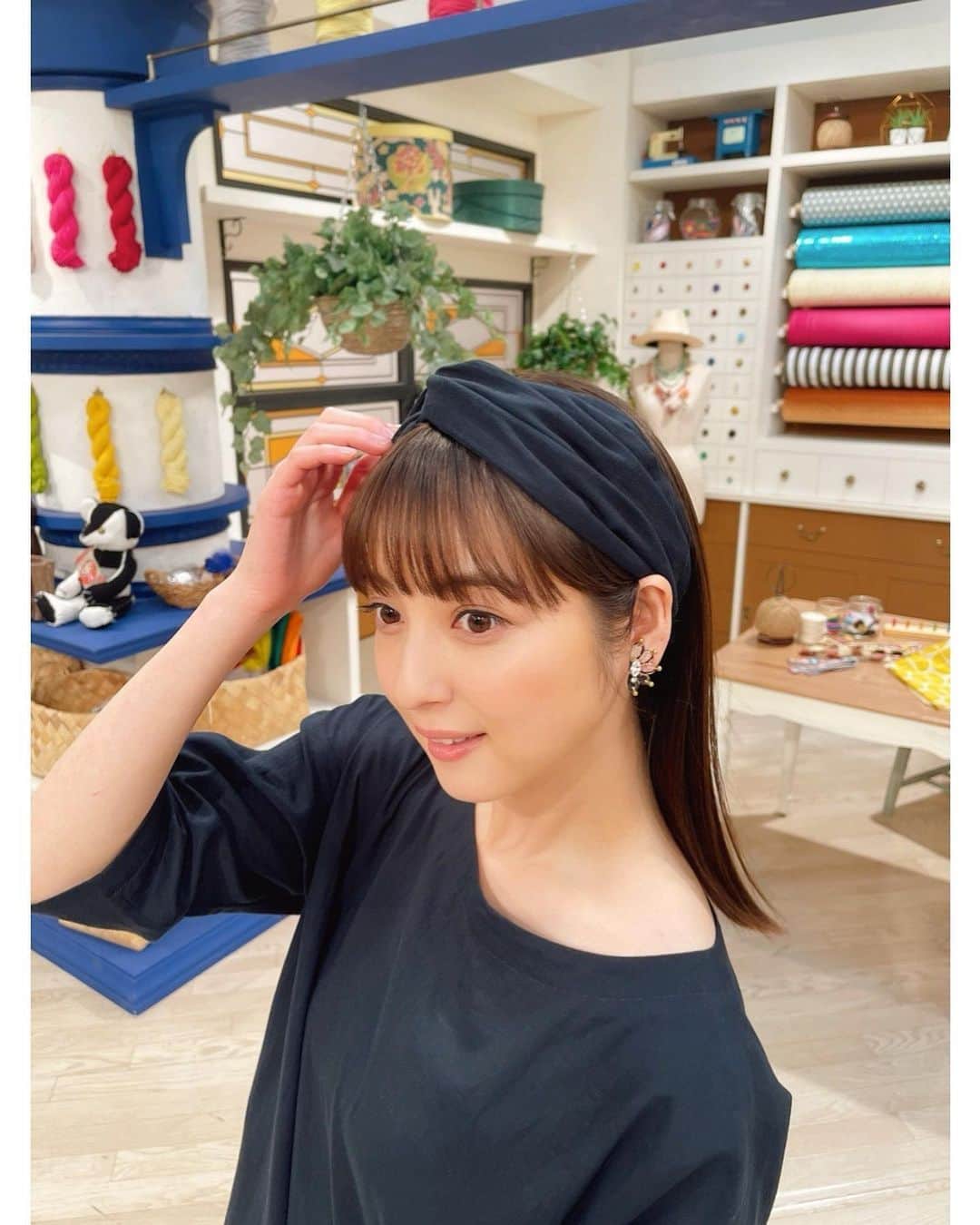 佐々木希さんのインスタグラム写真 - (佐々木希Instagram)「#すてきにハンドメイド  本日21時30分スタートです🌷 今回は「さらっと涼しく！大人のシンプルワンピース」です☺︎ 是非！  pants: #iNtimite accessory: #petiterobenoire shoes: #marisareyshoes styling: #木津明子 さん hair&makeup: #犬木愛 さん  #NHK #Eテレ」5月27日 20時34分 - nozomisasaki_official