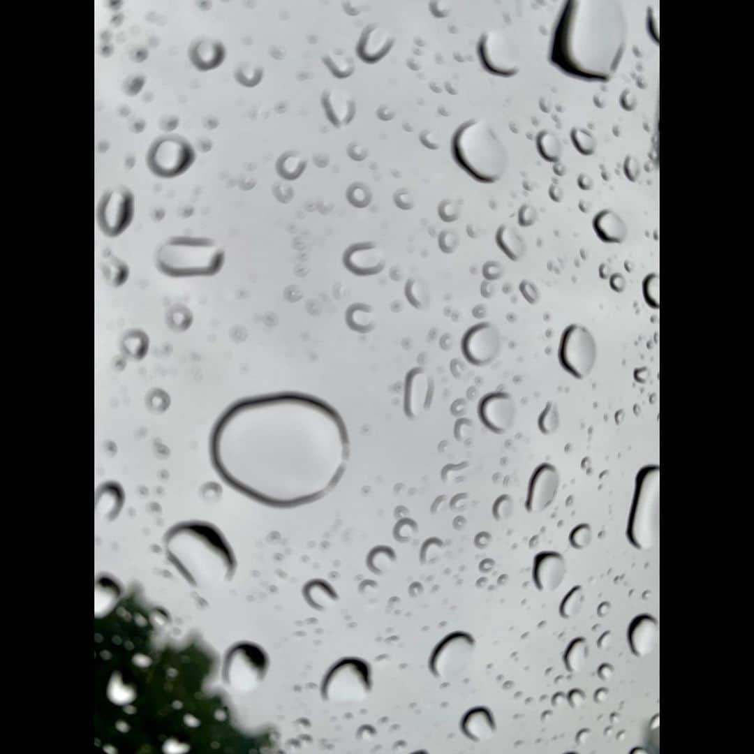 木村拓哉さんのインスタグラム写真 - (木村拓哉Instagram)「﻿ ﻿ 「今日の土砂降りでは、どこにも出られず…。気晴らしにドライブです！」﻿ ﻿ STAYSAFE‼︎﻿ ﻿ 拓哉﻿ #木村拓哉#TakuyaKimura」5月27日 16時22分 - takuya.kimura_tak