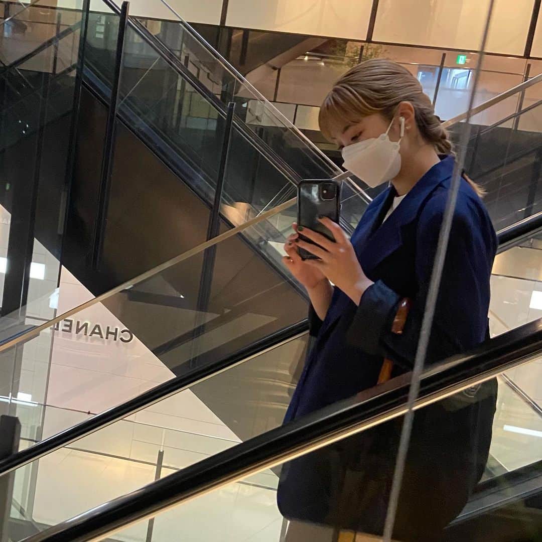 志村玲華のインスタグラム：「🪱🐌🧼☔️💎」
