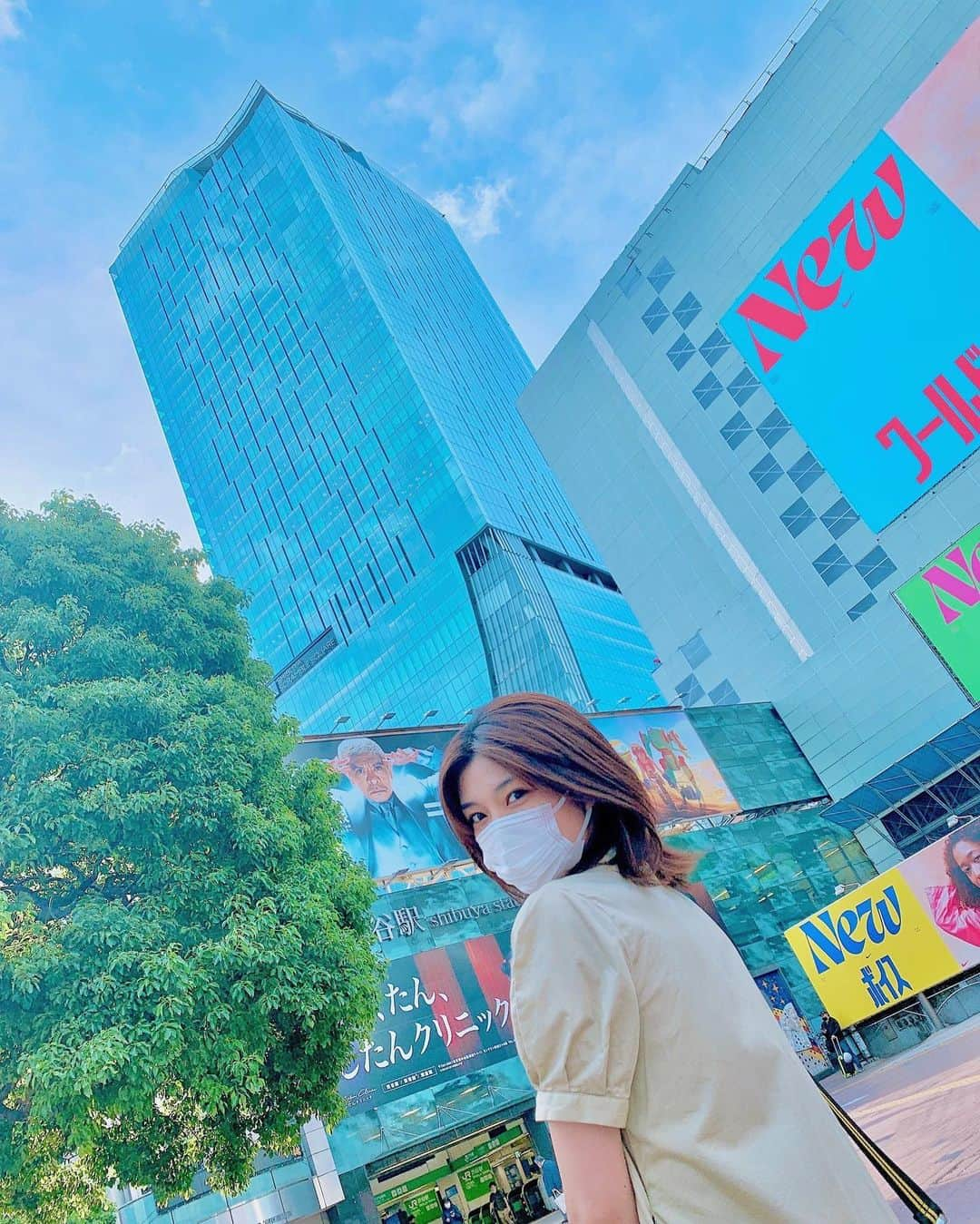 藤木由貴さんのインスタグラム写真 - (藤木由貴Instagram)「渋谷🐕 . #tokyo #shibuya #japan  #インスタ映えスポット #昇らず見上げただけ #映え #instagood #藤木由貴 #しかもメイク前 #映えとは」5月27日 17時17分 - yuki.grm