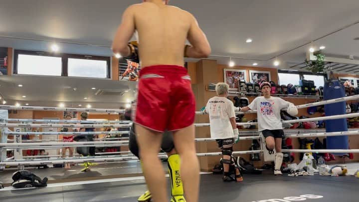 那須川天心のインスタグラム：「♡MUAY THAI PANTS♡彡 @nigo @verdy @humanmade」