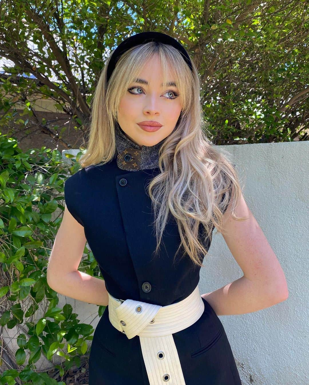 サブリナ・カーペンターさんのインスタグラム写真 - (サブリナ・カーペンターInstagram)「@forbesunder30 🖤」5月28日 4時17分 - sabrinacarpenter