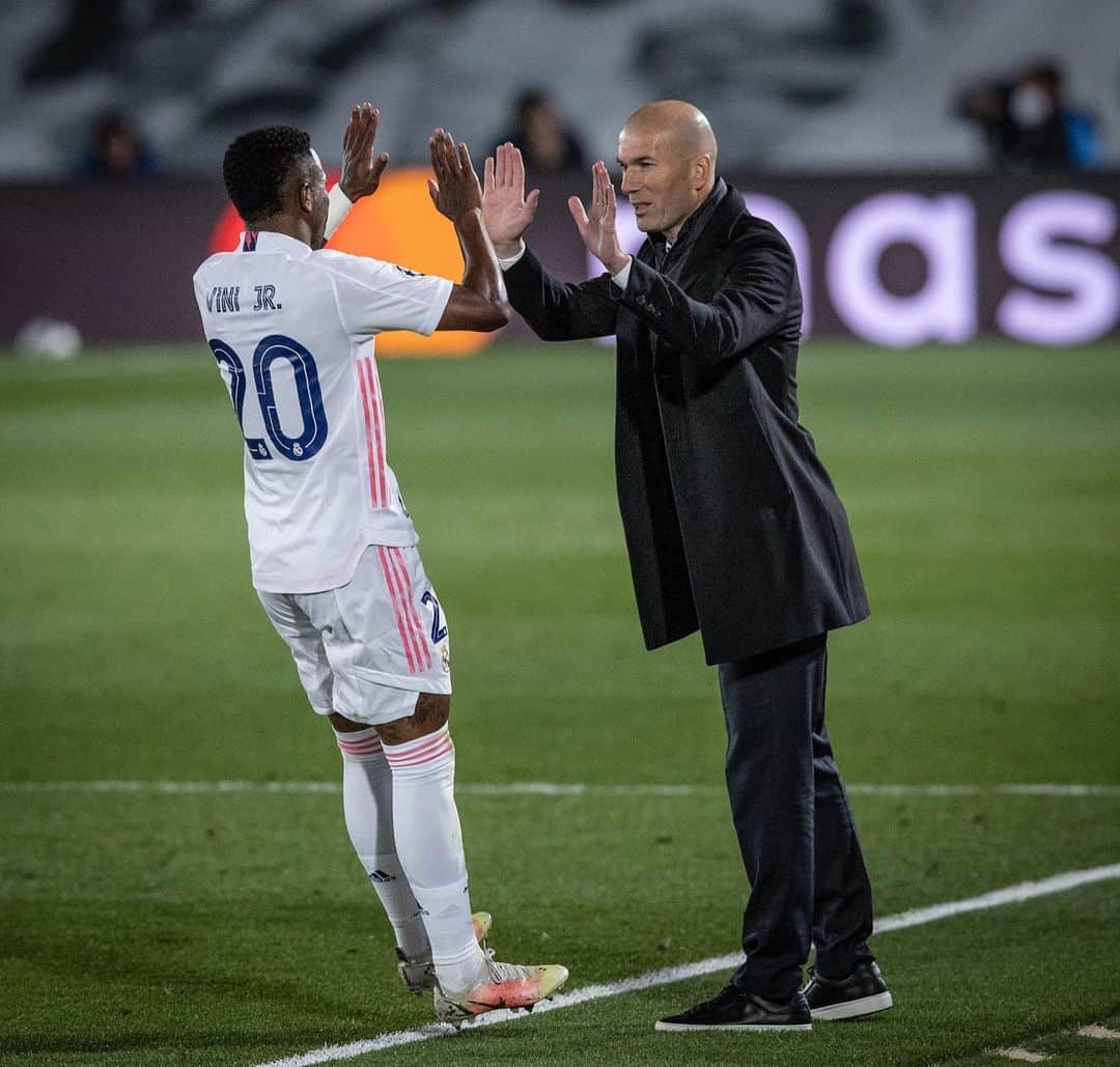 ヴィニシウス・ジュニオールのインスタグラム：「Gracias por todo, mister. Suerte en tu nueva etapa @zidane 🙌🏾🤍」