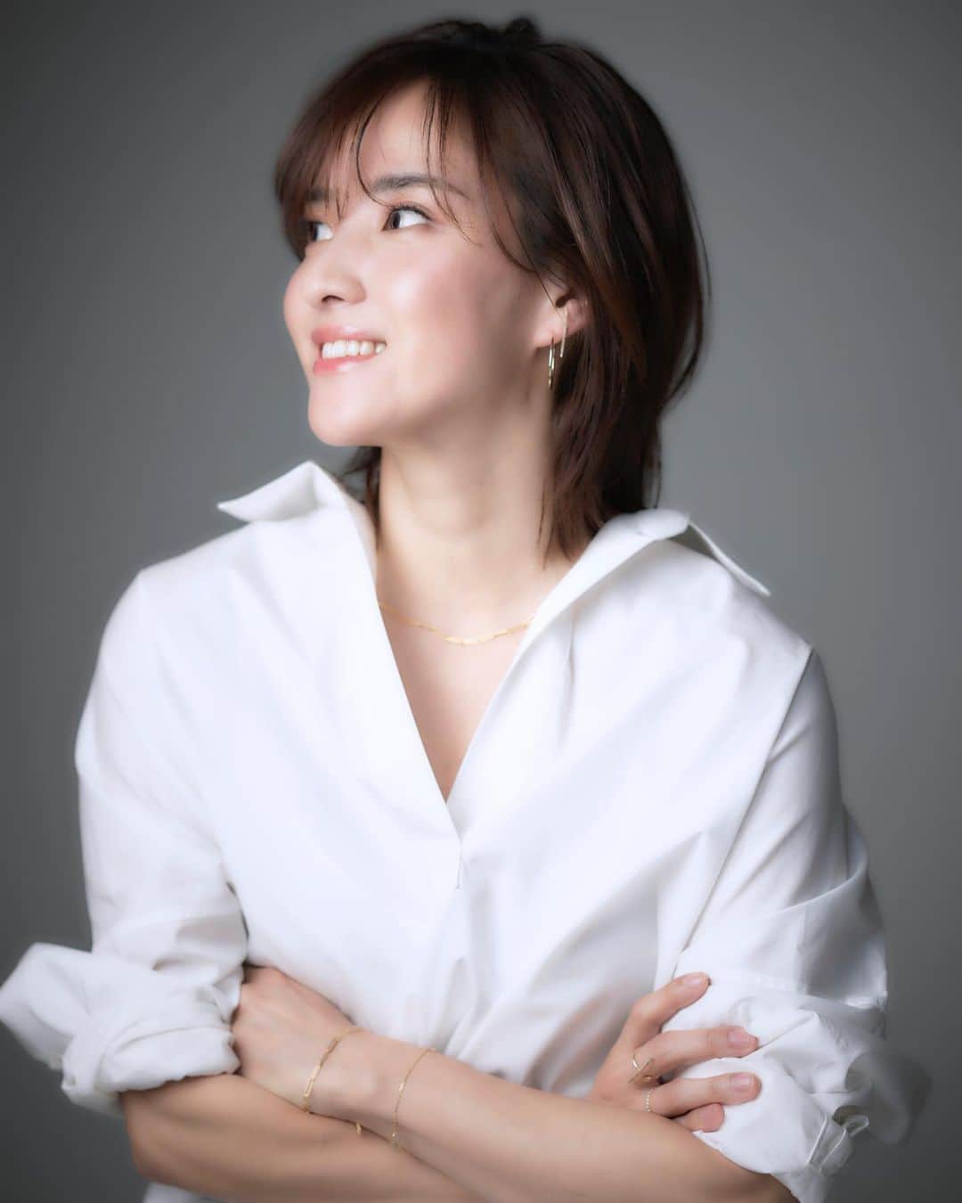 秋定麻紀子のインスタグラム：「何年ぶりかの1人撮影。 緊張しました。 みんなありがとうございました。」