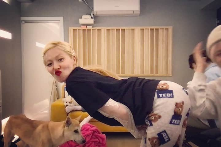 ヒョナ さんのインスタグラム写真 - (ヒョナ Instagram)「🤪」5月27日 21時17分 - hyunah_aa