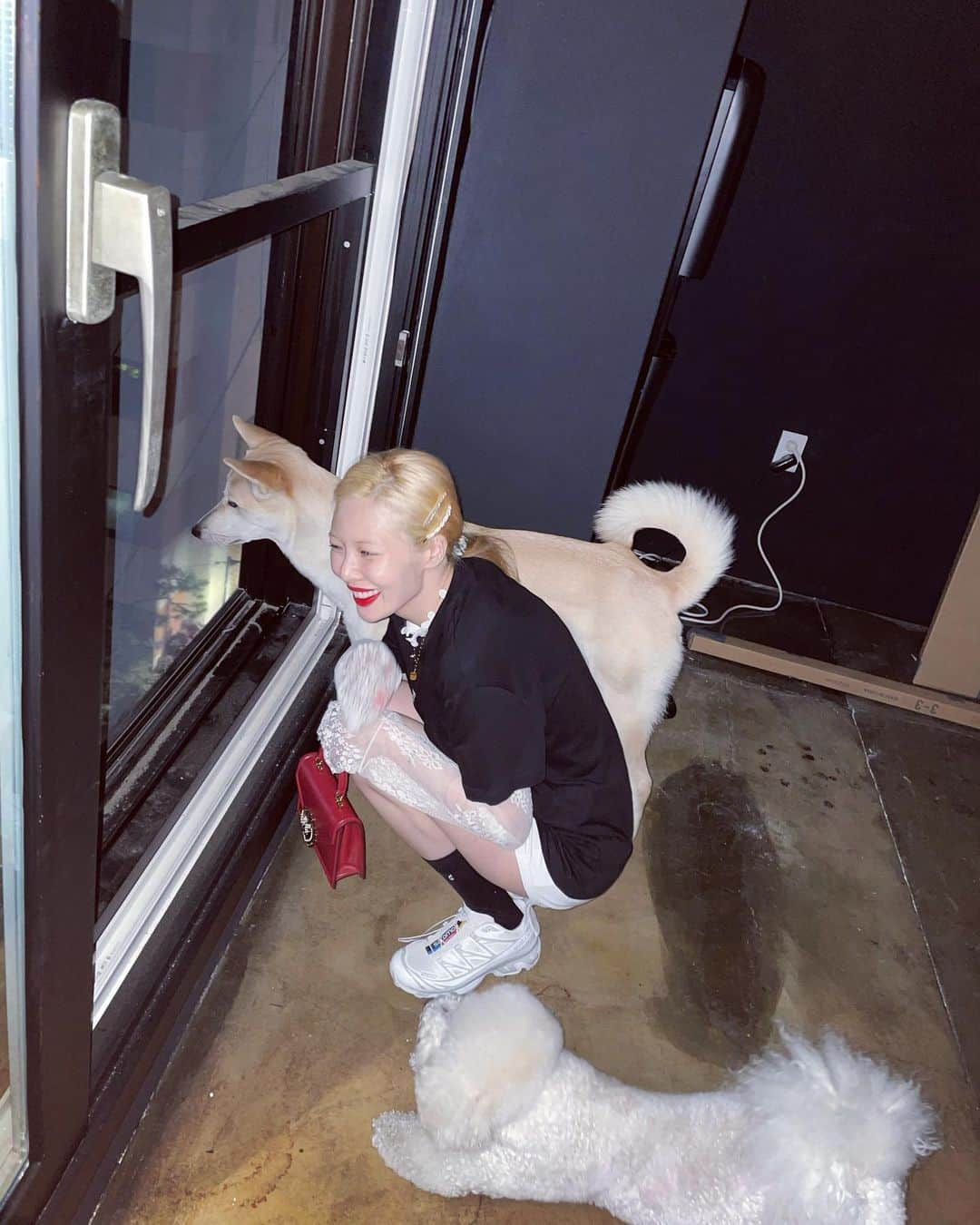 ヒョナ さんのインスタグラム写真 - (ヒョナ Instagram)「🐶🦊🤍」5月27日 21時24分 - hyunah_aa