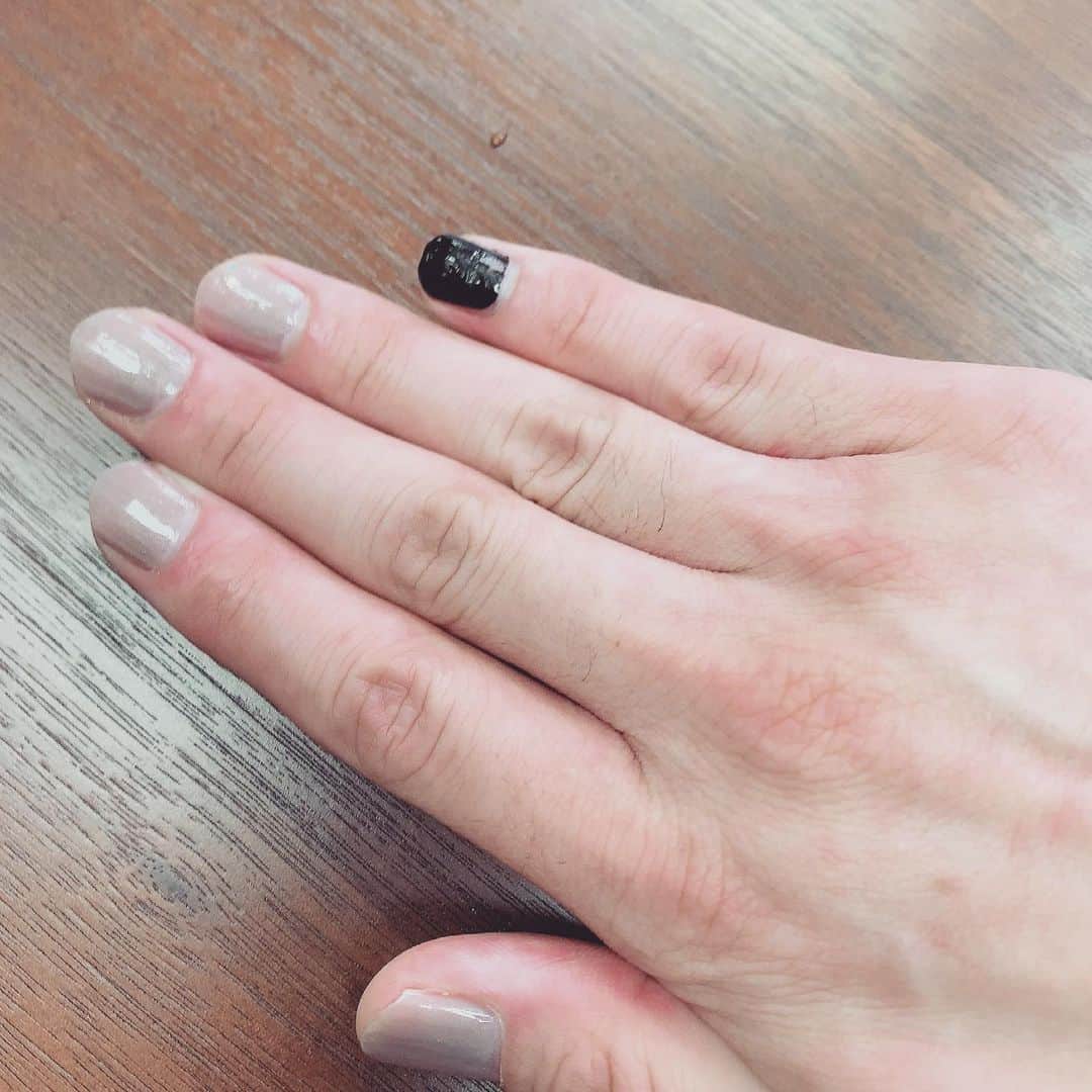 のインスタグラム：「ネイル こうちゃんにヤラレたの…後輩こわい…  #柿原徹也 #西山宏太朗 #ネイル #バージン」