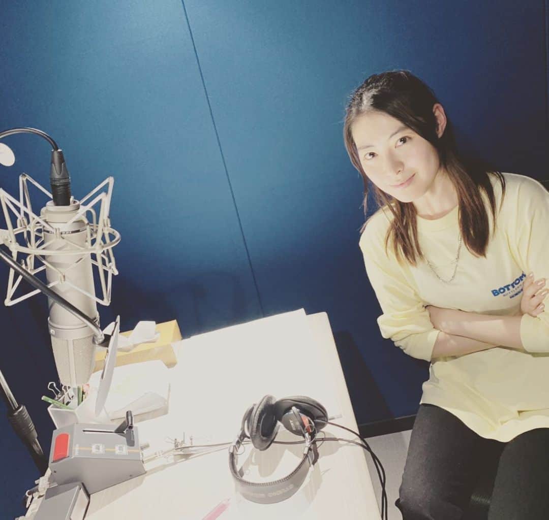 瀧本美織のインスタグラム：「🚘 ナレーションを務めさせていただきました。 レギュラー番組への道「さがせ！幻の絶版車」 28日よる11:15〜 人々の想いを乗せ、時代を超えて走り続ける名車を捜索。 ナレーションのお仕事もまた大好きです！楽しかったなぁ。ぜひご覧ください。   #nhk  #bsプレミアム   #幻  #絶版車」