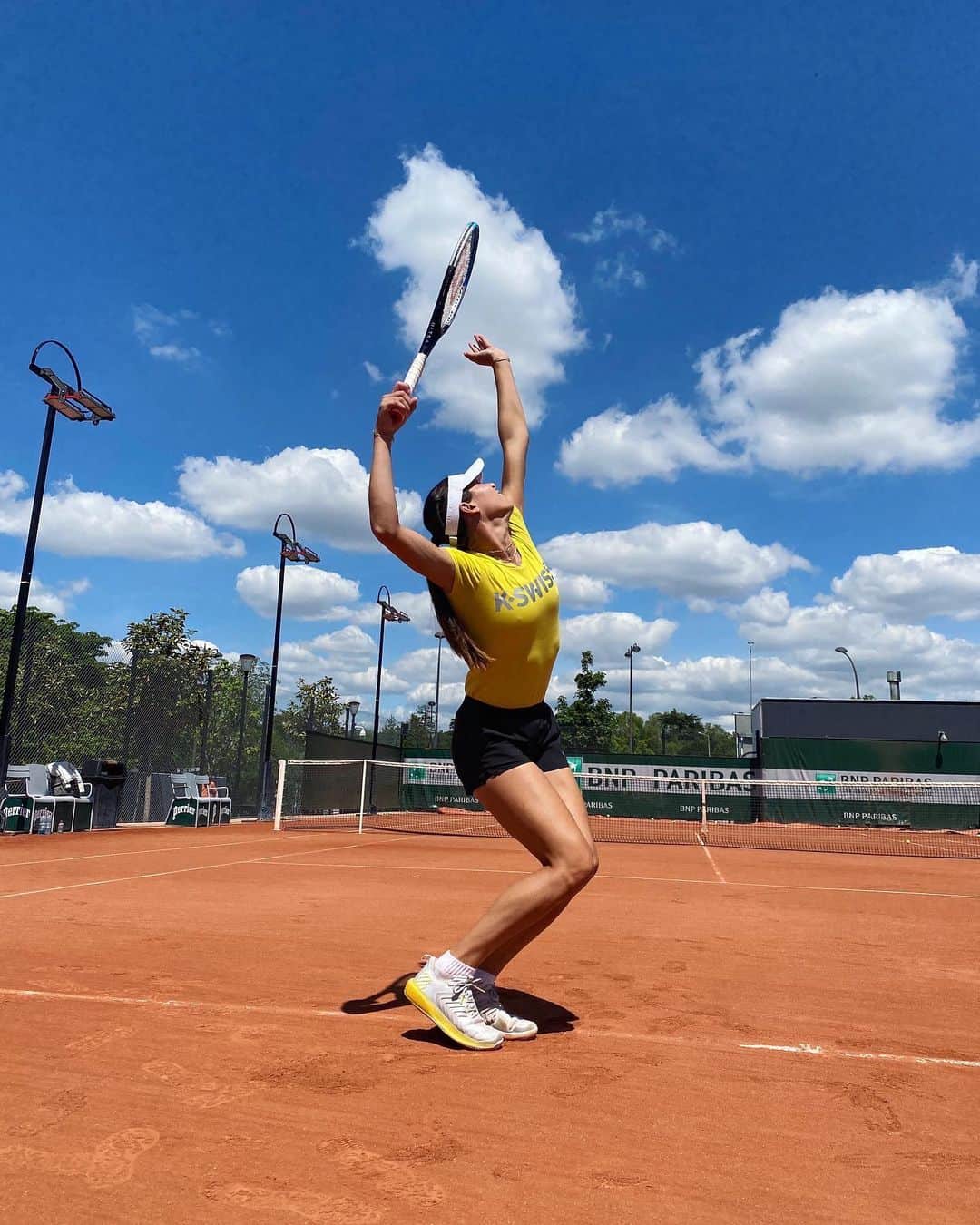 アイラ・トムリャノビッチのインスタグラム：「Bonjour 🇫🇷」