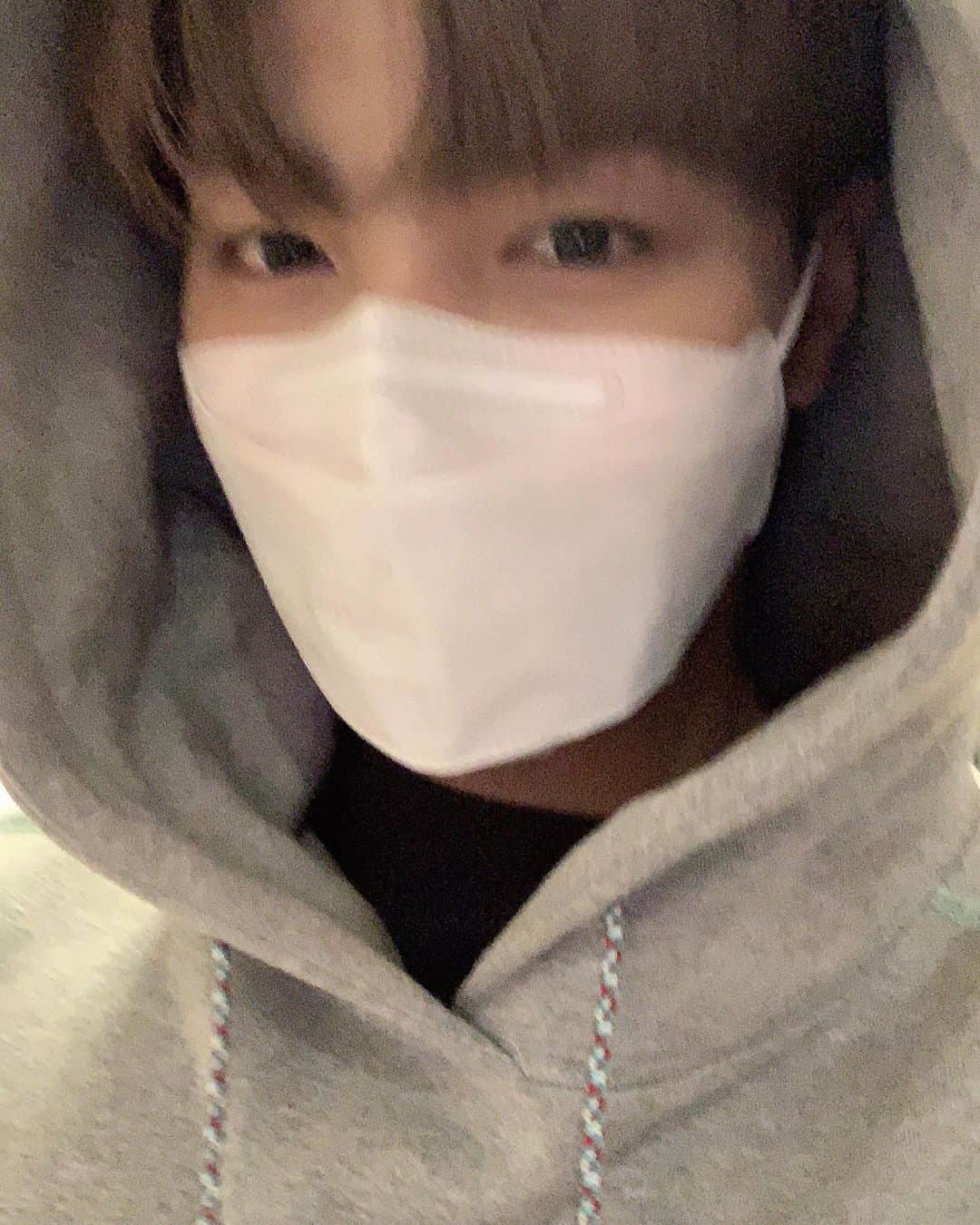 JR のインスタグラム：「모두 좋은 꿈 꿔요!~」