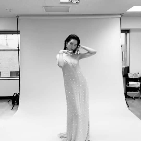 山岡美穂のインスタグラム：「🥀🤍」
