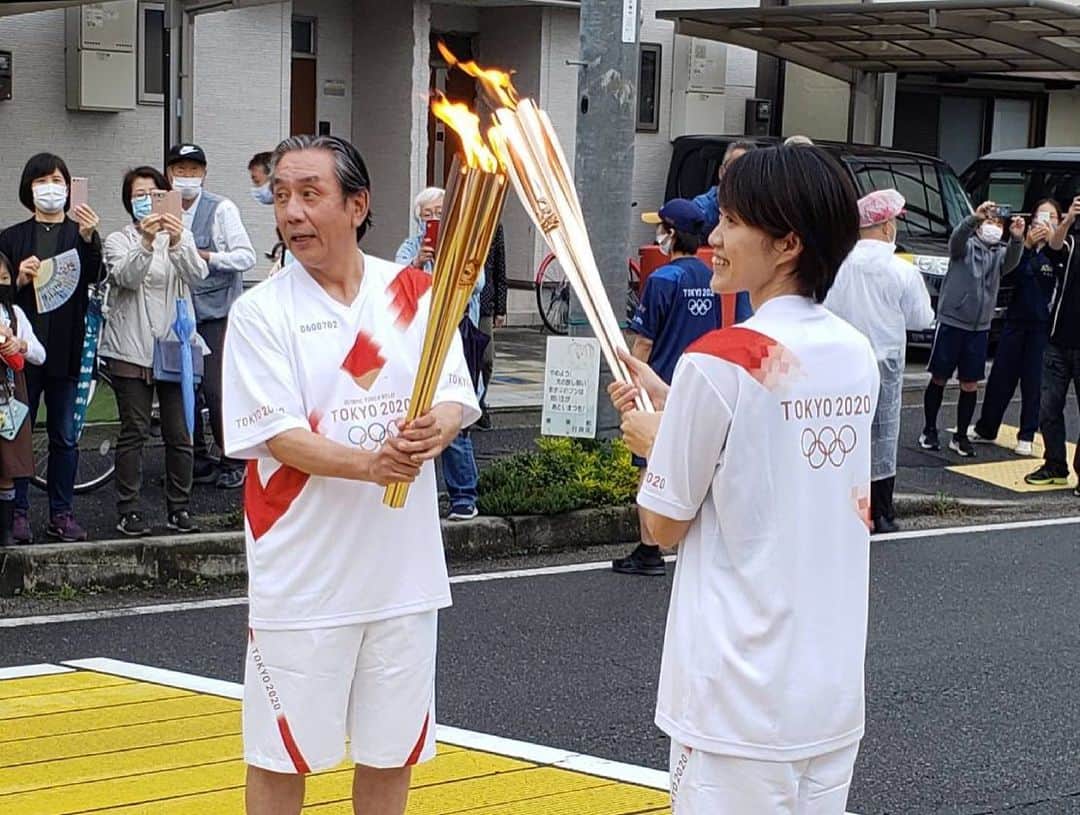 我孫子智美さんのインスタグラム写真 - (我孫子智美Instagram)「20210527 東京2020オリンピック 聖火リレー  すごく幸せな空間でした  これだけみんなが笑顔なのだから、 やっぱりスポーツっていいなと  楽しかったな 走れてよかった  早く心置きなく楽しめる世の中になりますように  #みんなの聖火リレー  #tokyo2020  #滋賀」5月27日 23時22分 - tomomomiabiko