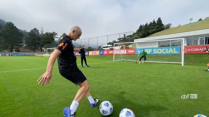 クラウディオ・タファレルのインスタグラム：「bora! @alissonbecker」