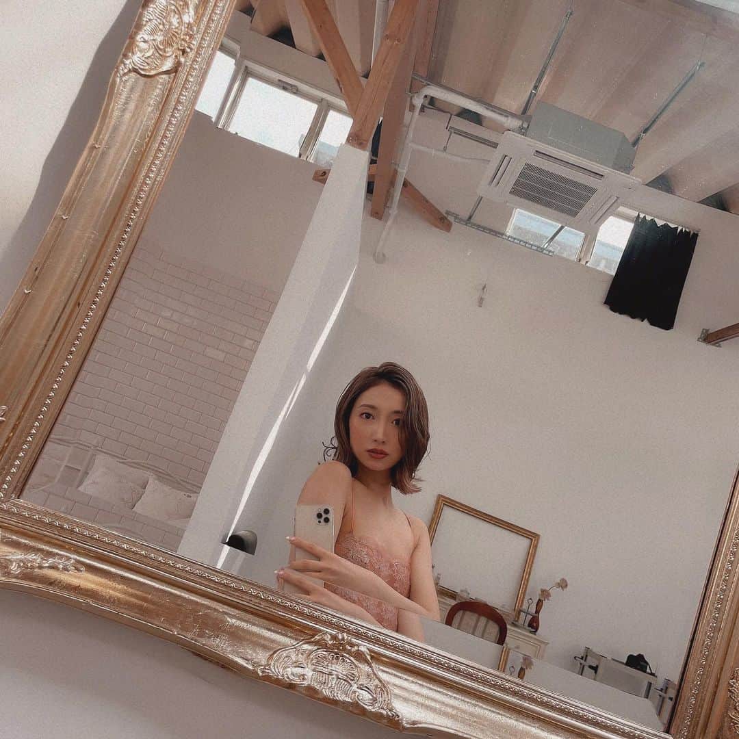 のインスタグラム：「･ 💋︎🎪💄🎈🦩」