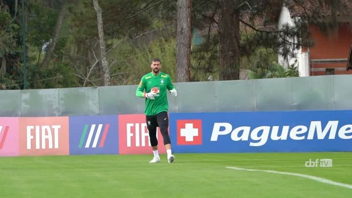 のインスタグラム：「Que saudade que eu estava!! 🇧🇷 @cbf_futebol @taffareloriginal」