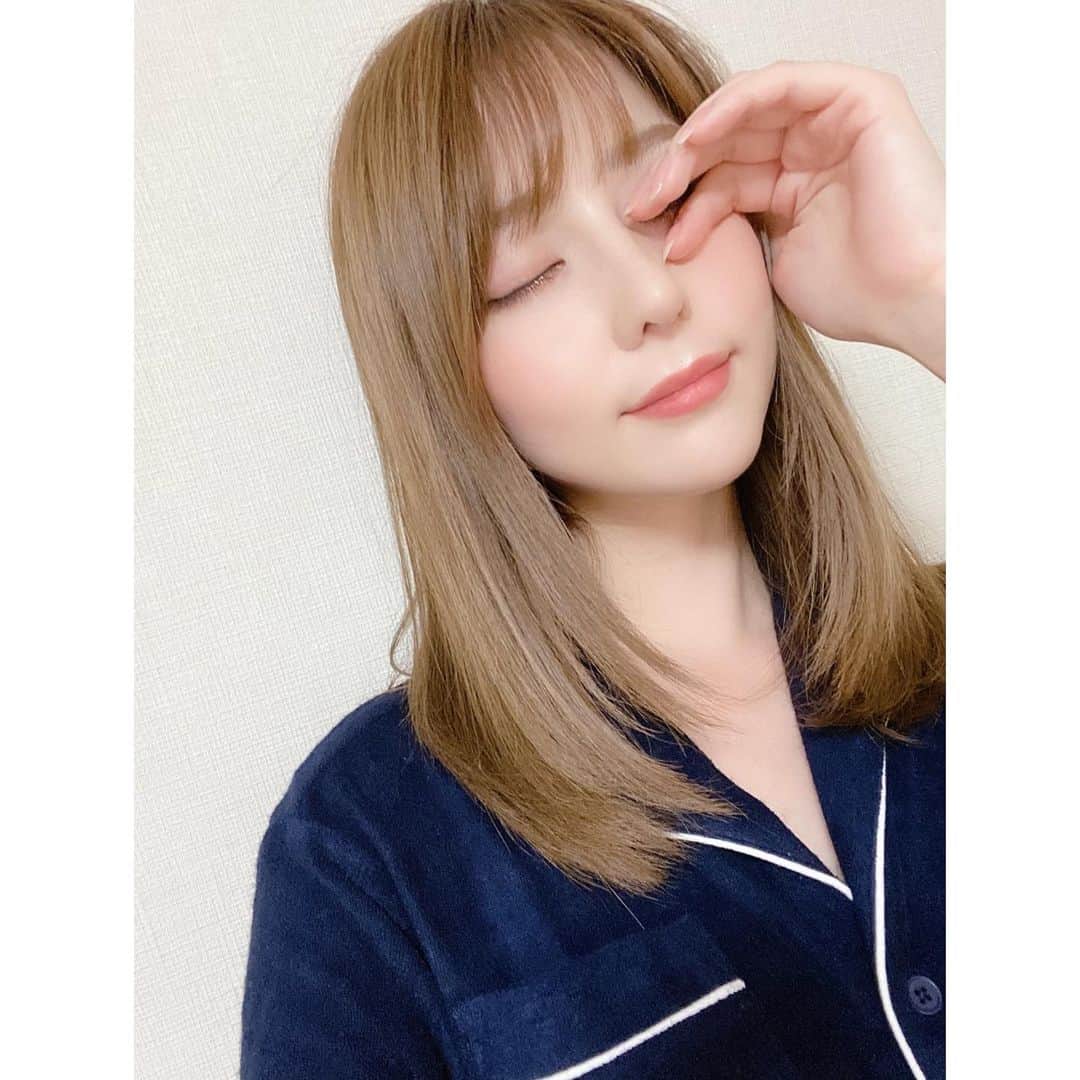 堀尾実咲のインスタグラム：「おはめろ🐰🍈  みんなよく眠れた？😴」