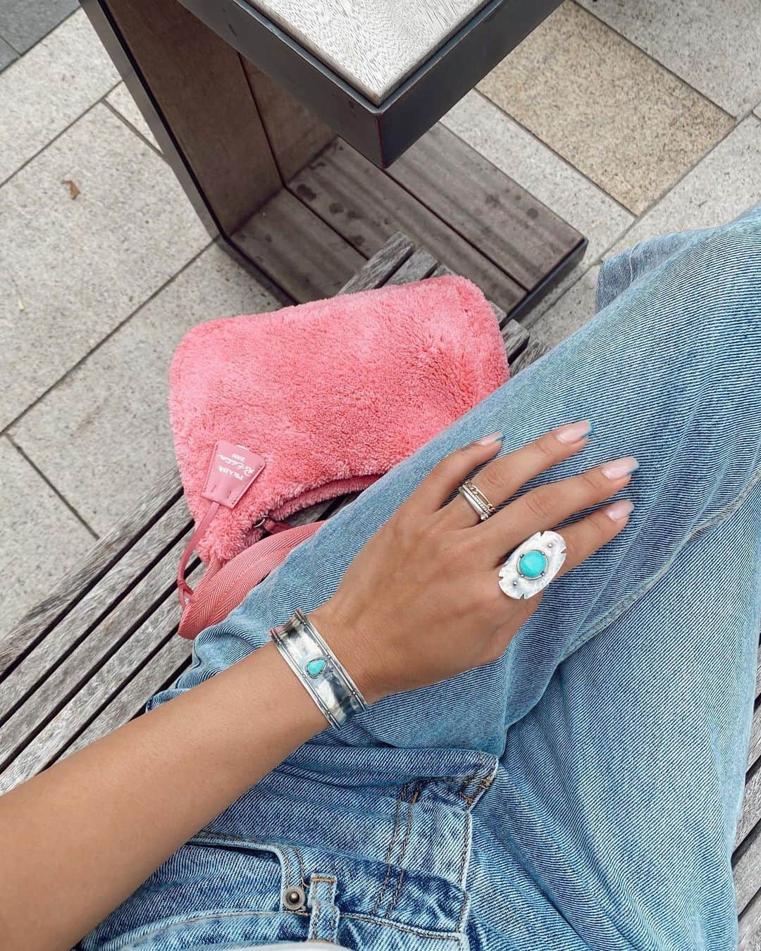山中美智子さんのインスタグラム写真 山中美智子instagram Tシャツデニムに 小物は