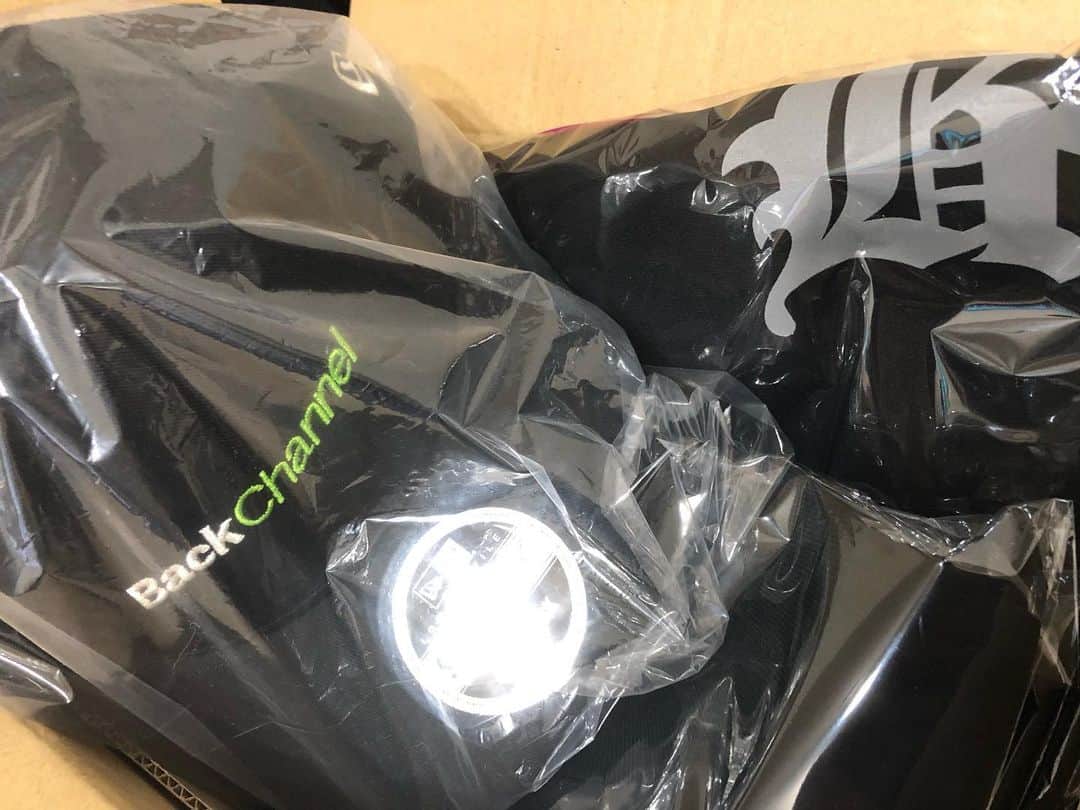 山口祥行のインスタグラム：「ふふふ👕🧢 #backchannel」