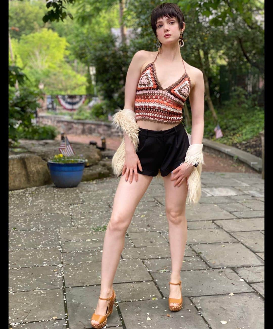エレナ・カンプーリスさんのインスタグラム写真 - (エレナ・カンプーリスInstagram)「Where should Chloe & Hutch teleport to this holiday weekend?⚡️❤️🔦 #CLUTCH 😉 #JupitersLegacy   @netflixgeeked @netflix @allidoisquin @mrmarkmillar @13vintage #Chloe #mood #style #photography #girlpower #strong #woman #love #fashion #behindthescenes #vibes #summer #holiday #nature #colorful #design #hair #hairstyle #style #inspiration #fashionphotography #model #runway #vogue #fashiondaily #ootd #instapic #instagood #instafashion」5月29日 0時14分 - elenakampouris
