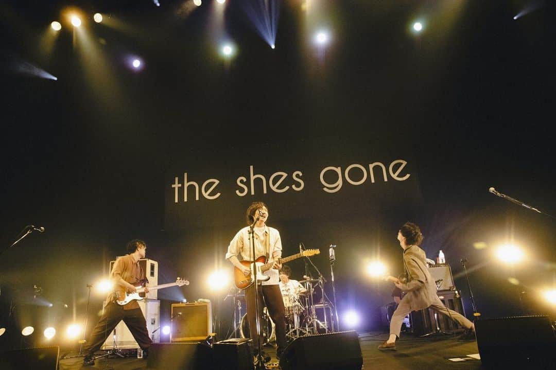Masakiのインスタグラム：「シズゴの日 at 中野サンプラザホール YouTube配信ありがとうございました！ たくさんの人に観てもらえて嬉しかったです！観てくれた方ラブです！！！  来月からは配信シングルのリリースツアーが始まり、8月には夏休みワンマンがあります☀️  2021年もまだまだてんこもりなので、みんなと次は生のライブで会えたら嬉しいです！  先日リリースした配信シングル「ラベンダー/ガールフレンド」も是非聴いてくださいね！  #theshesgone #シズゴ」