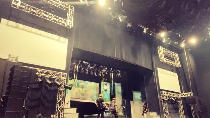 山口賢人のインスタグラム：「リハしてるよ⚡️  本日はアフターライブ」