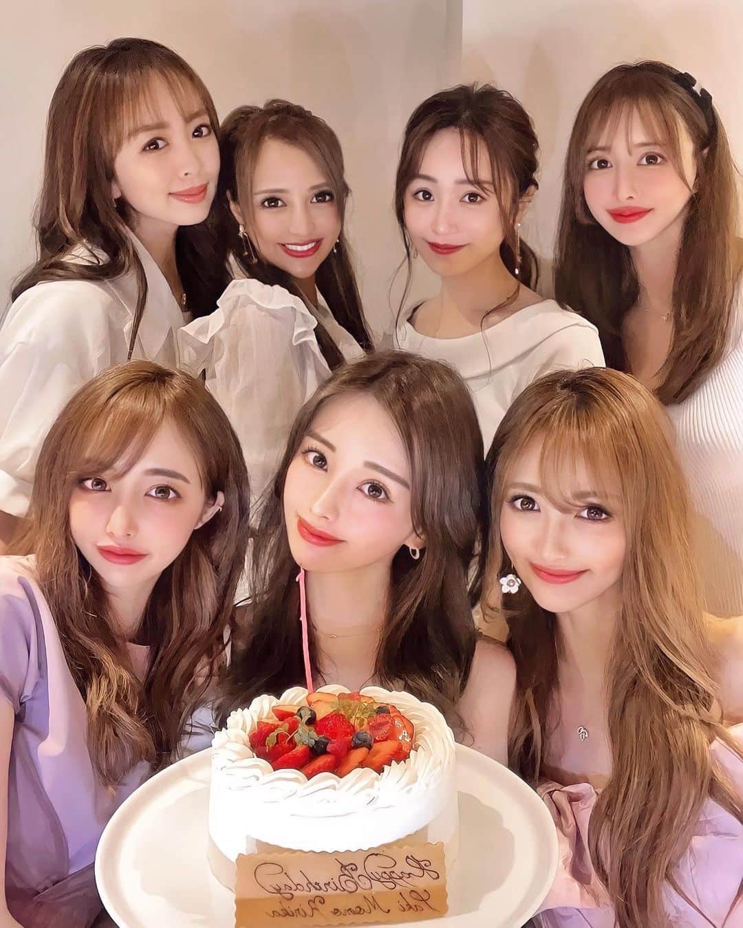 のインスタグラム：「らぶ💘な美女達✨が さき吉ちゃんわたしりりか姫のお誕生日をお祝いしてくれました🎂❤️ みんな可愛くて集合写真のきらきら感凄い😂❣️  優しくて癒しのメンバー🥰🍵 ありがとうございました😊✨  次はるみ会長のお誕生日🍰だ💖‼️  #お誕生日会#癒し#美女#エリュシオンハウス#青山エリュシオンハウス#表参道ランチ#表参道グルメ#表参道#omotesando」