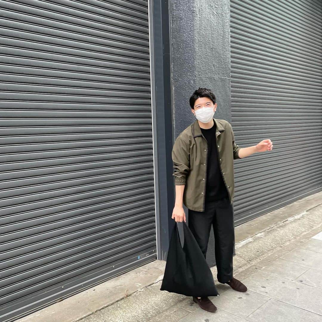 篠原光のインスタグラム：「. 今週もお疲れ様でしたーー！ 6:15からは滝姉さんのインスタライブもあるので、お時間あれば是非！☀️ → @hirunandesu_ntv_official   #帰りに #徳島さんに会いまして # @tokushima_erika  #久しぶりに #カメラマンをお願いしました😌  #おしゃれな写真が撮れる壁」